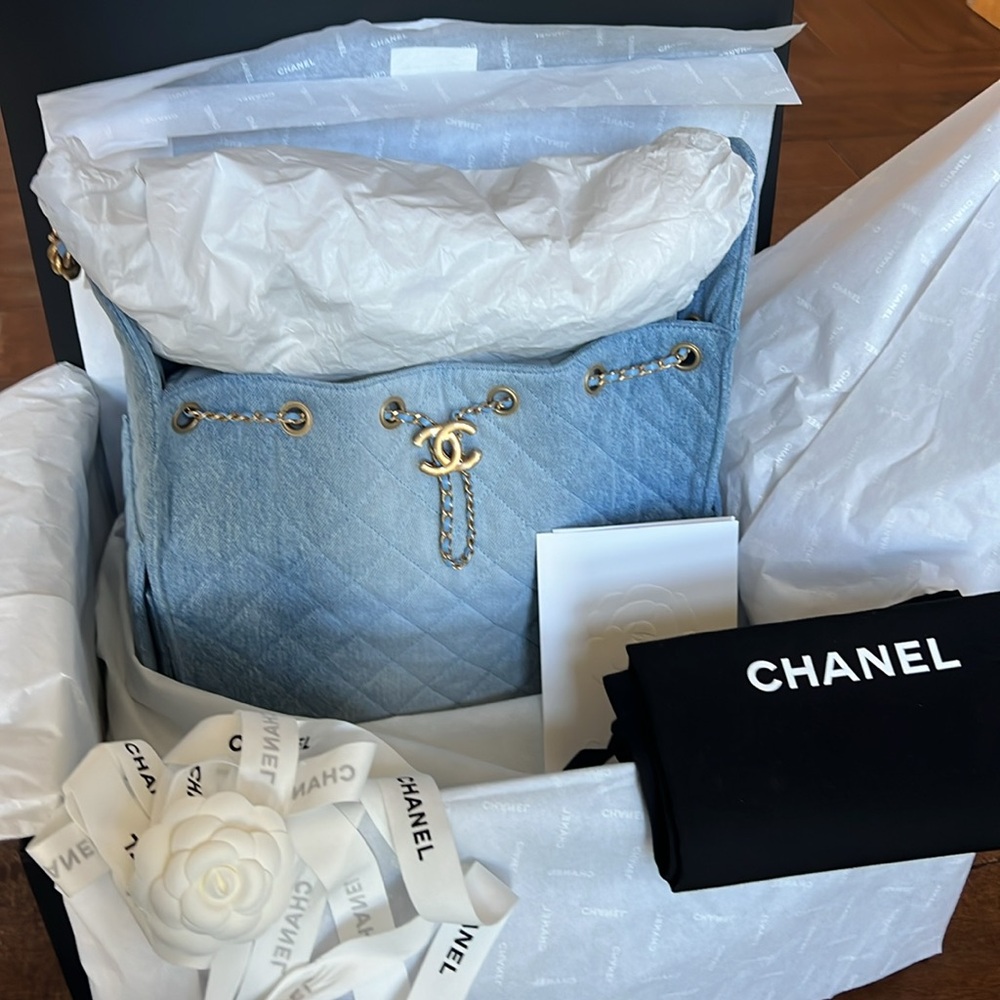 NEW✨ Chanel 25 Hobo Bag Medium Denim - Picture 3 of 14